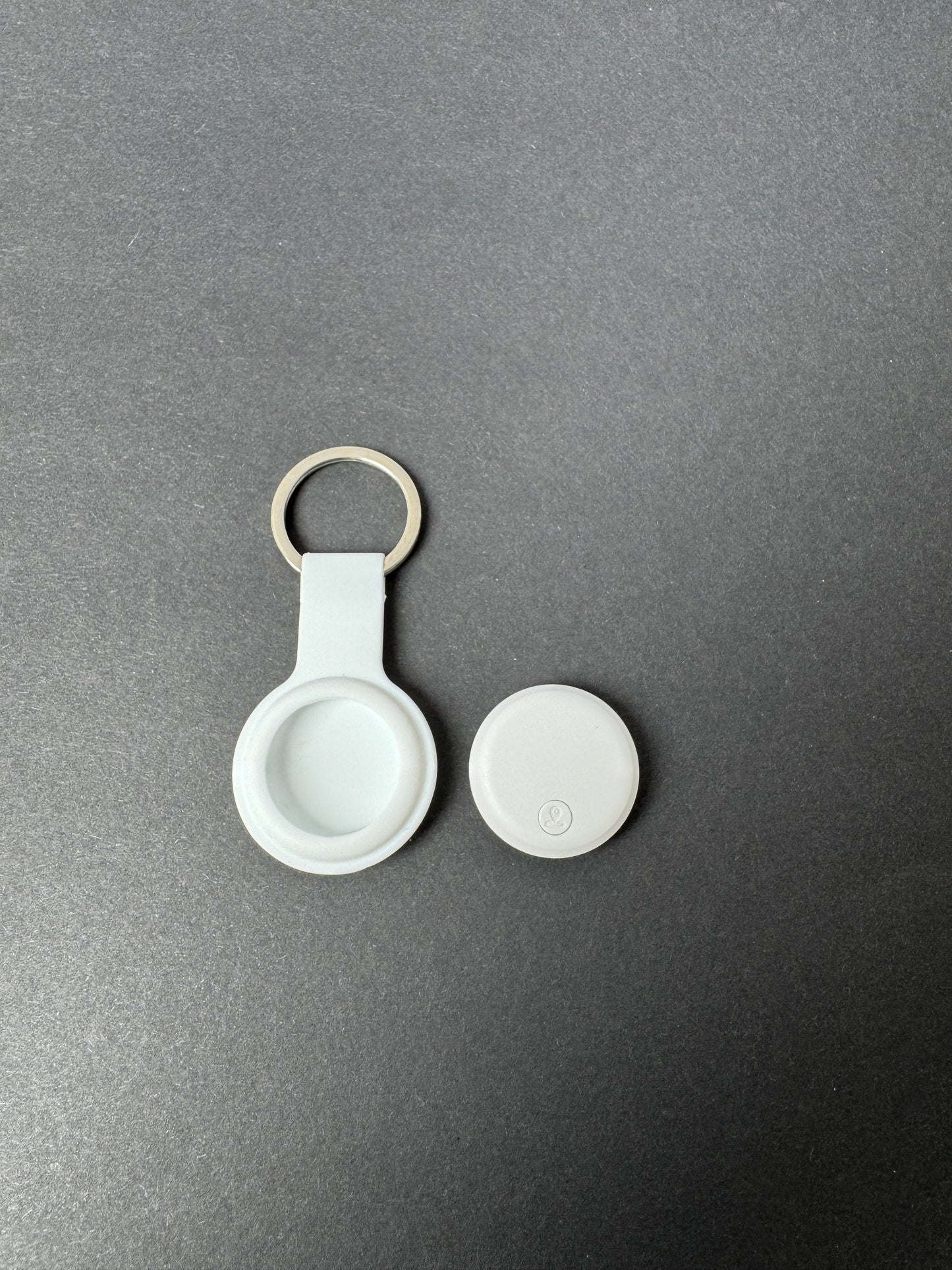 UNIWERSALNY LOKALIZATOR GPS DLA DZIECI, ZWIERZĄT, KLUCZY, TORBY – ANDROID / iOS + SKÓRZANE ETUI GRATIS