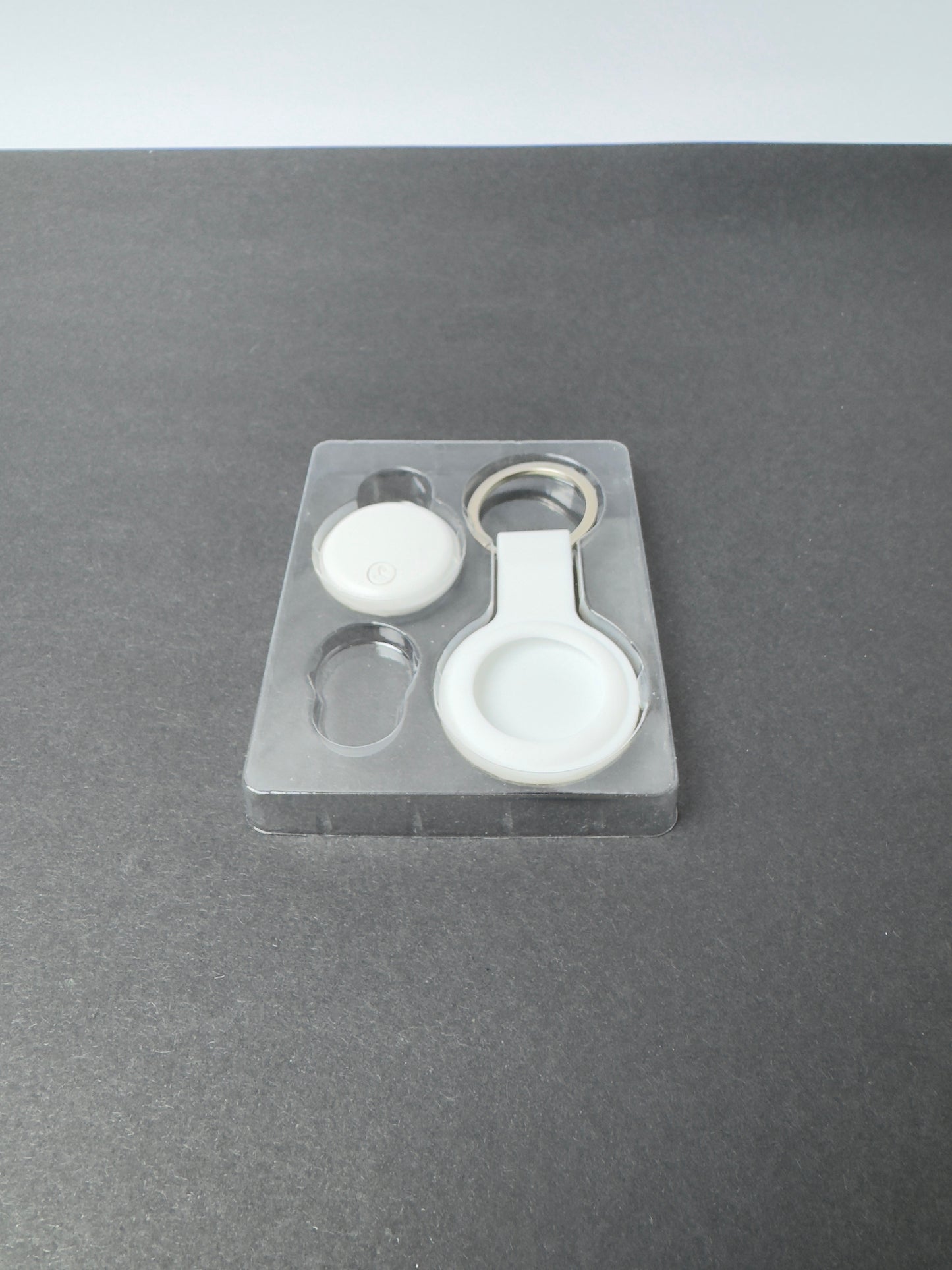 UNIWERSALNY LOKALIZATOR GPS DLA DZIECI, ZWIERZĄT, KLUCZY, TORBY – ANDROID / iOS + SKÓRZANE ETUI GRATIS